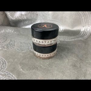 Anastasia Beverly Hills concealer - Honey